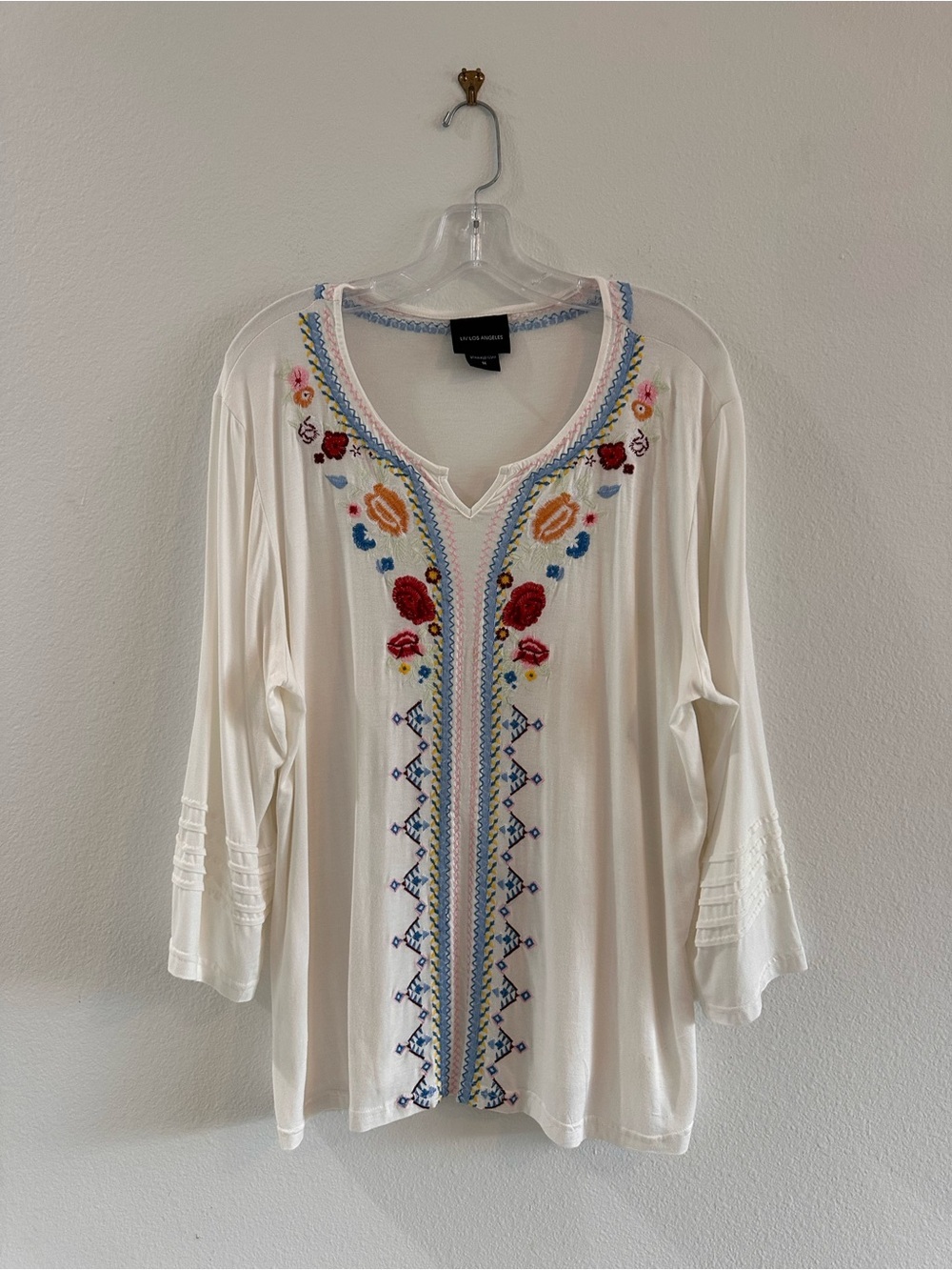 LIV Los Angeles White Embroidered V-Neck Tunic with Pintuck Sleeve Detail, 1X - Picture 10 of 13
